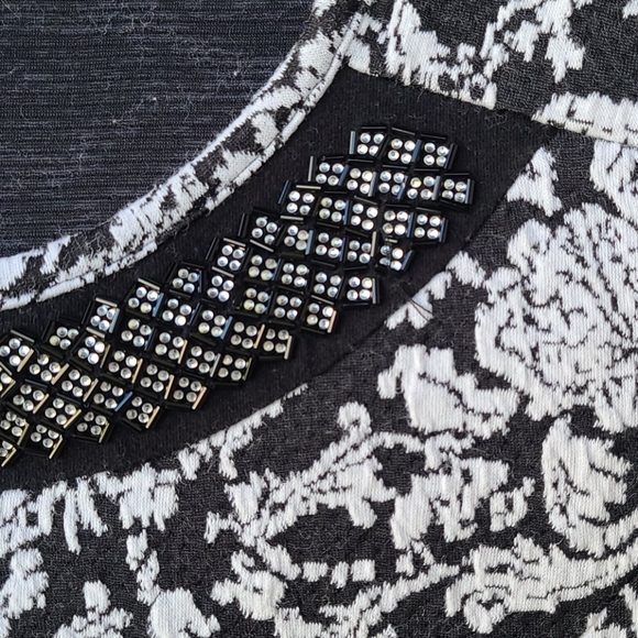 Maurices Floral print peplum top - Picture 2 of 4